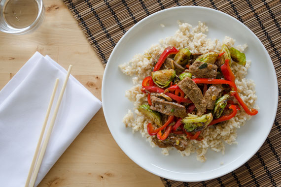Beef and Red Capsicum Stir Fry over Brown Rice – You Plate It