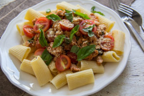 Chicken Bolognese with Rigatoni Pasta, Fresh Basil & Parmesan Cheese