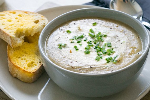 Bacon & Jerusalem Artichoke Soup, Served With Toasted Ciabatta & Cream