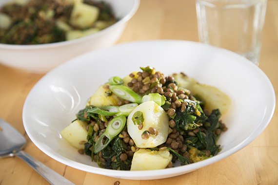 Spiced Potatoes with Lentils, Spinach & Green Chili