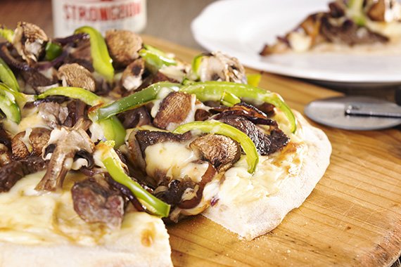 Philly Cheese Steak Pizza with Mushroom & Green Capsicum