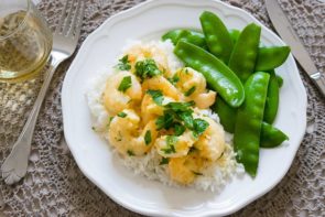 Creamy Garlic Prawns with Jasmine Rice & Fresh Peas