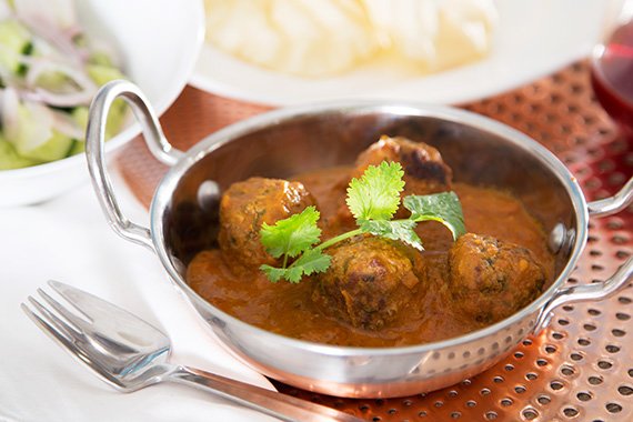 Beef Kofta Meatballs in Curry Sauce, Cucumber Salad & Naan Bread