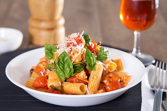 Chicken Bolognese with Rigatoni Pasta, Fresh Basil & Parmesan Cheese
