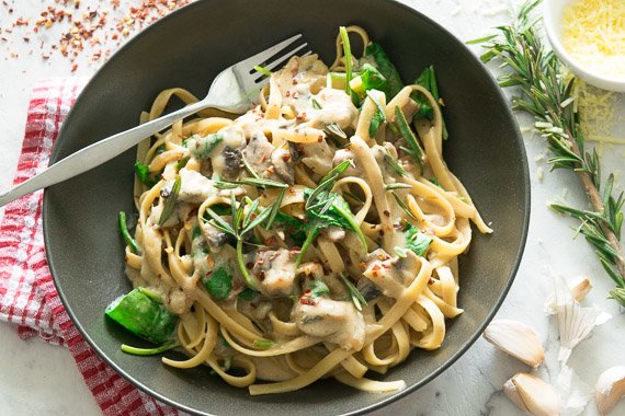 Mushroom & Spinach One Pot Pasta with Parmesan & Rosemary