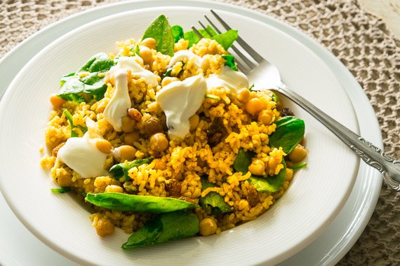 One Pan Spicy Rice Topped with Greek Yoghurt