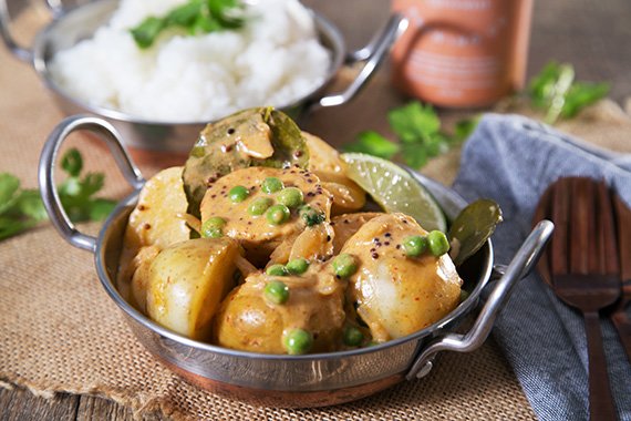 Potato & Pea Coconut Red Curry with Rice & Coriander