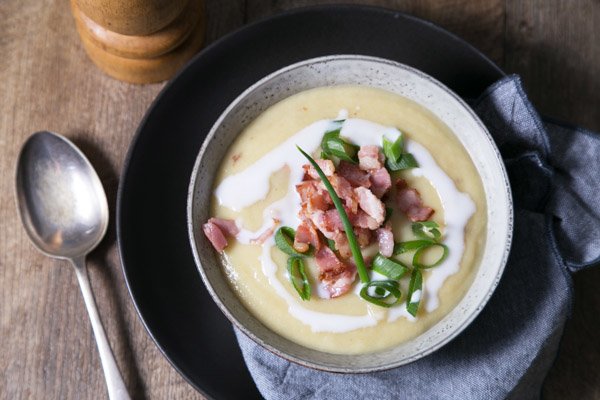 Potato, Cauliflower & Leek Soup with Crispy Bacon & Ciabatta Roll