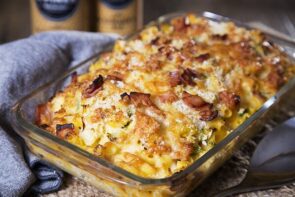 Bacon and 3 Veg Mac and Cheese with Cheesy Panko Topping