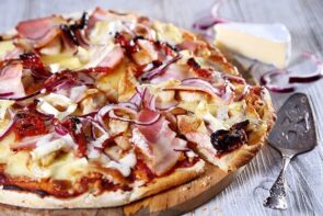 Chicken, Bacon and Brie Pizza with Creamy Garlic Aioli