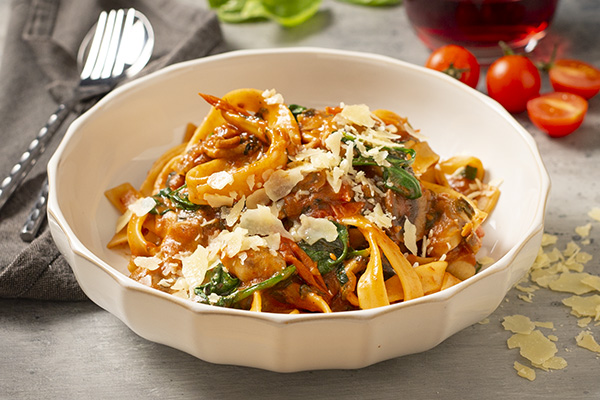 The Viral One Pan Fettuccine with Fresh Vegetables in Rose Cream Sauce
