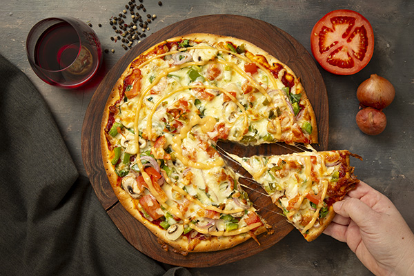 Spicy Veg Pizza with Peri Peri Mayo
